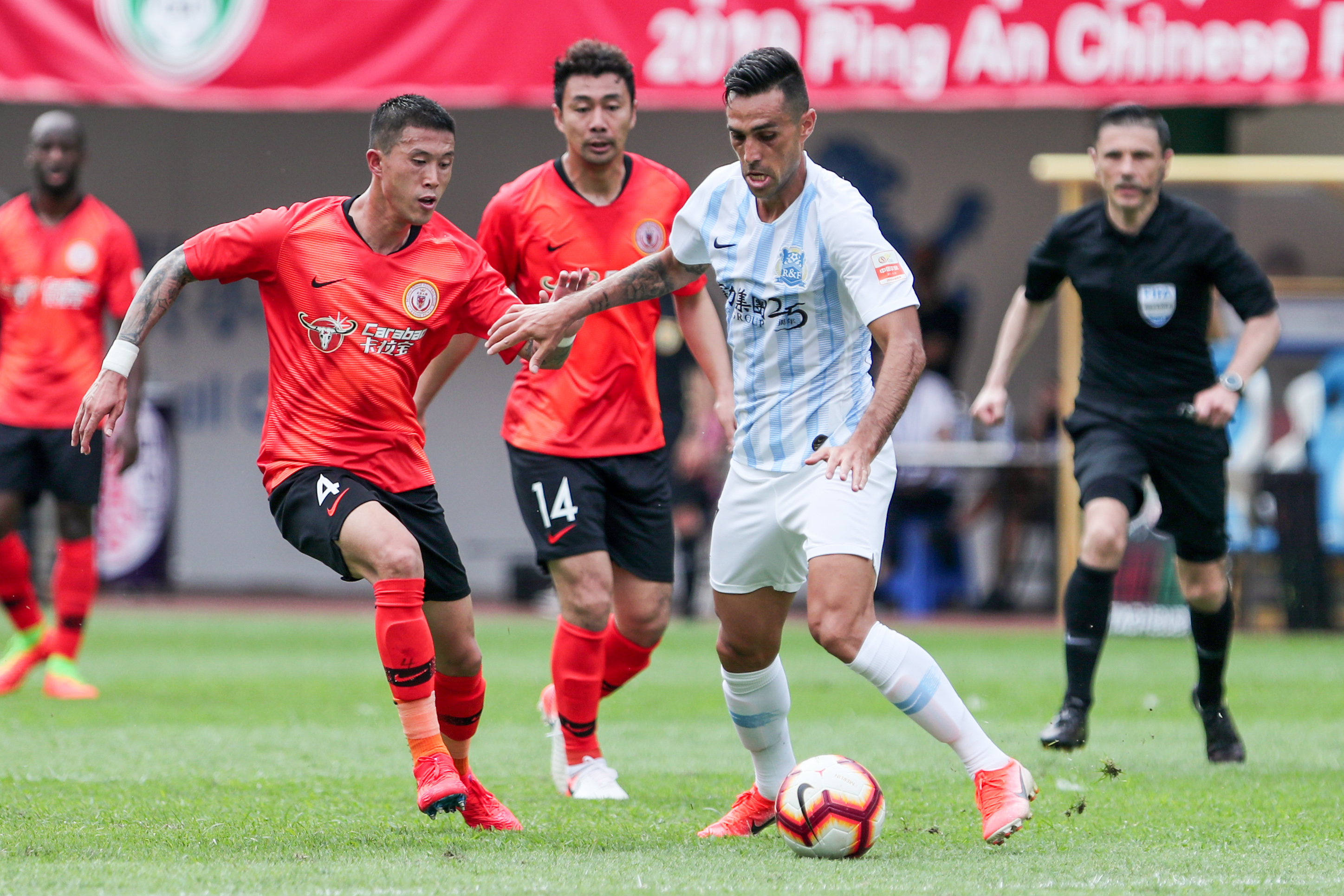 广州富力坐镇主场迎战重庆力帆,谁能占据上风?的简单介绍 广州富力坐镇主场迎战重庆力帆,谁能占据上风?的简单介绍