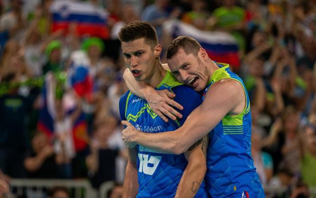 包含瑞士爆冷击败荷兰，闯入八强的词条