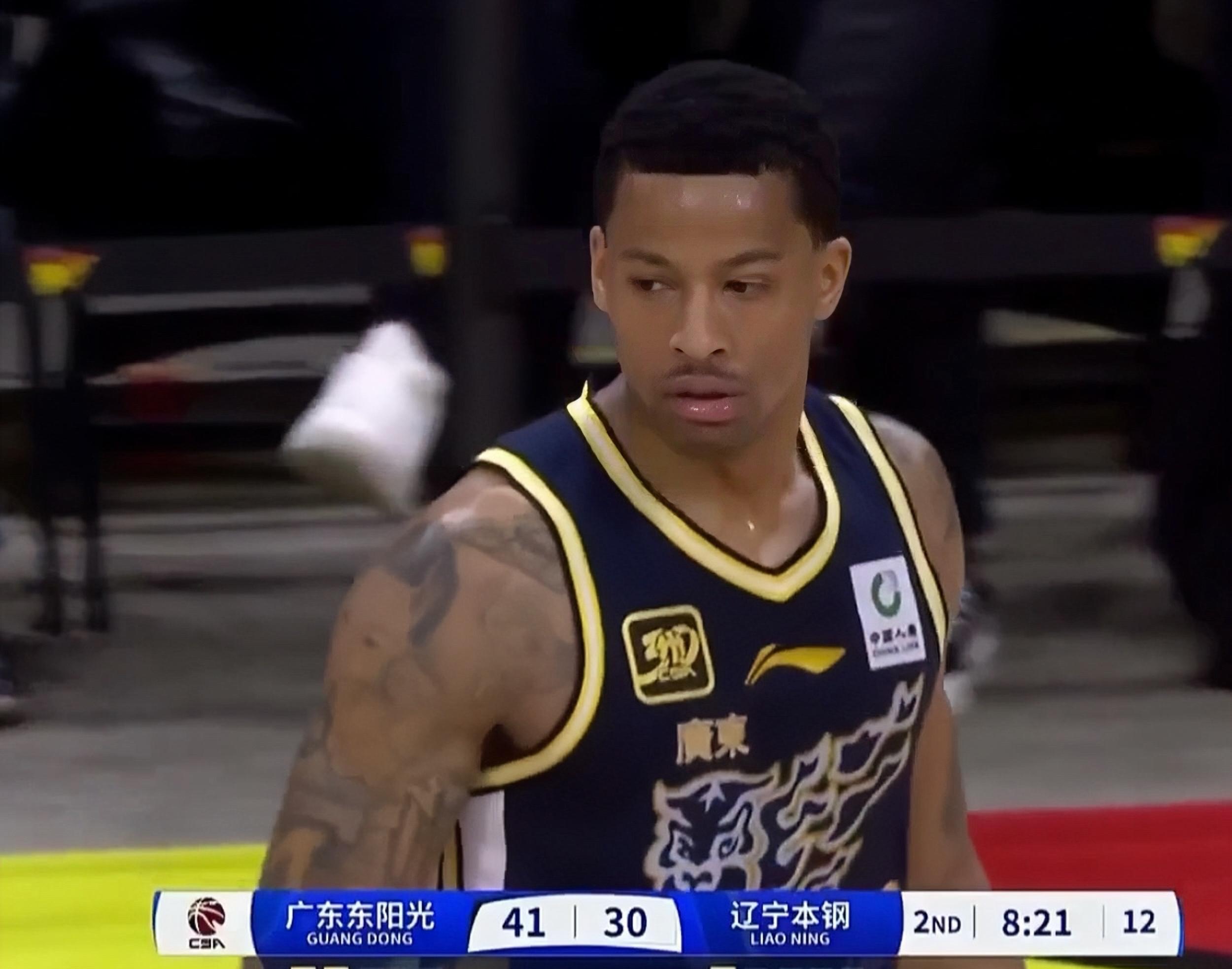 开云体育入口-球迷们沸腾不已，看着自己心爱的球队奋战赛场的简单介绍