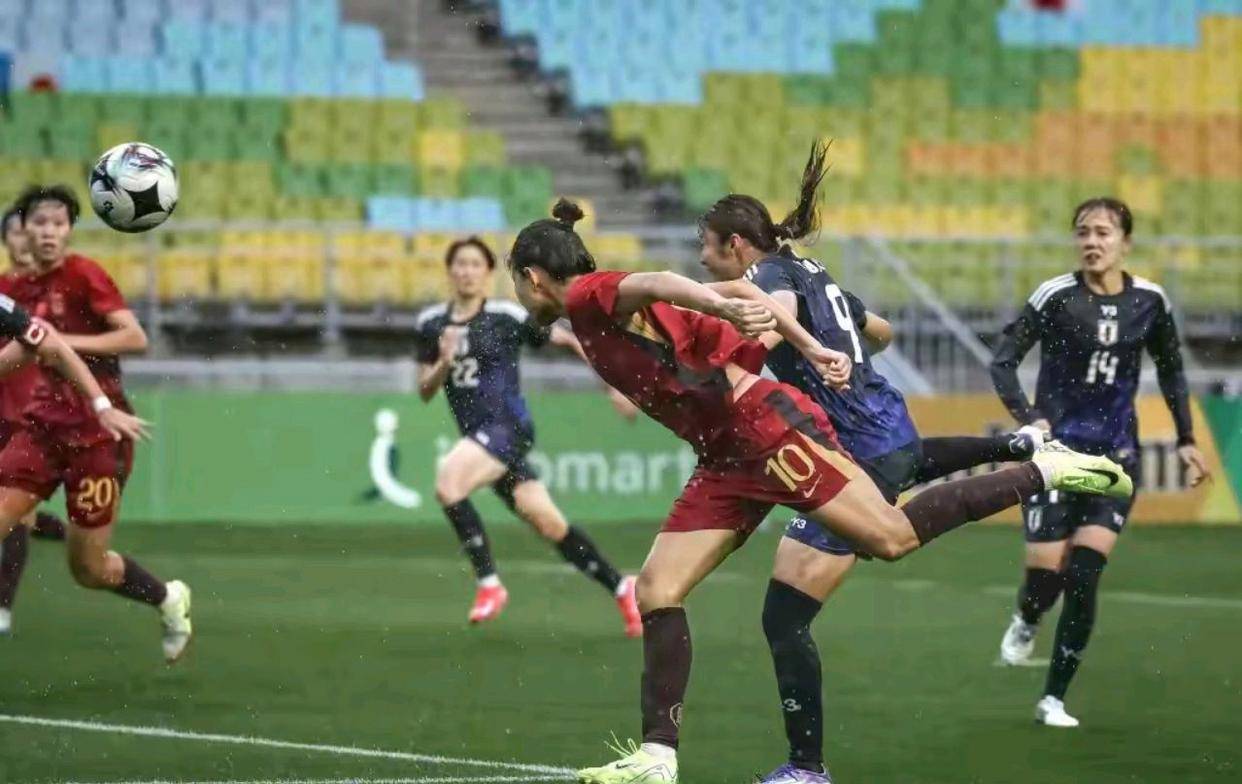 日本女足队员荣膺最佳射手,带队晋级半决赛 日本女足队员荣膺最佳射手,带队晋级半决赛