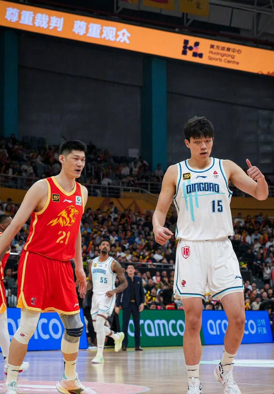 夺冠大热门展现强大实力 夺冠大热门展现强大实力