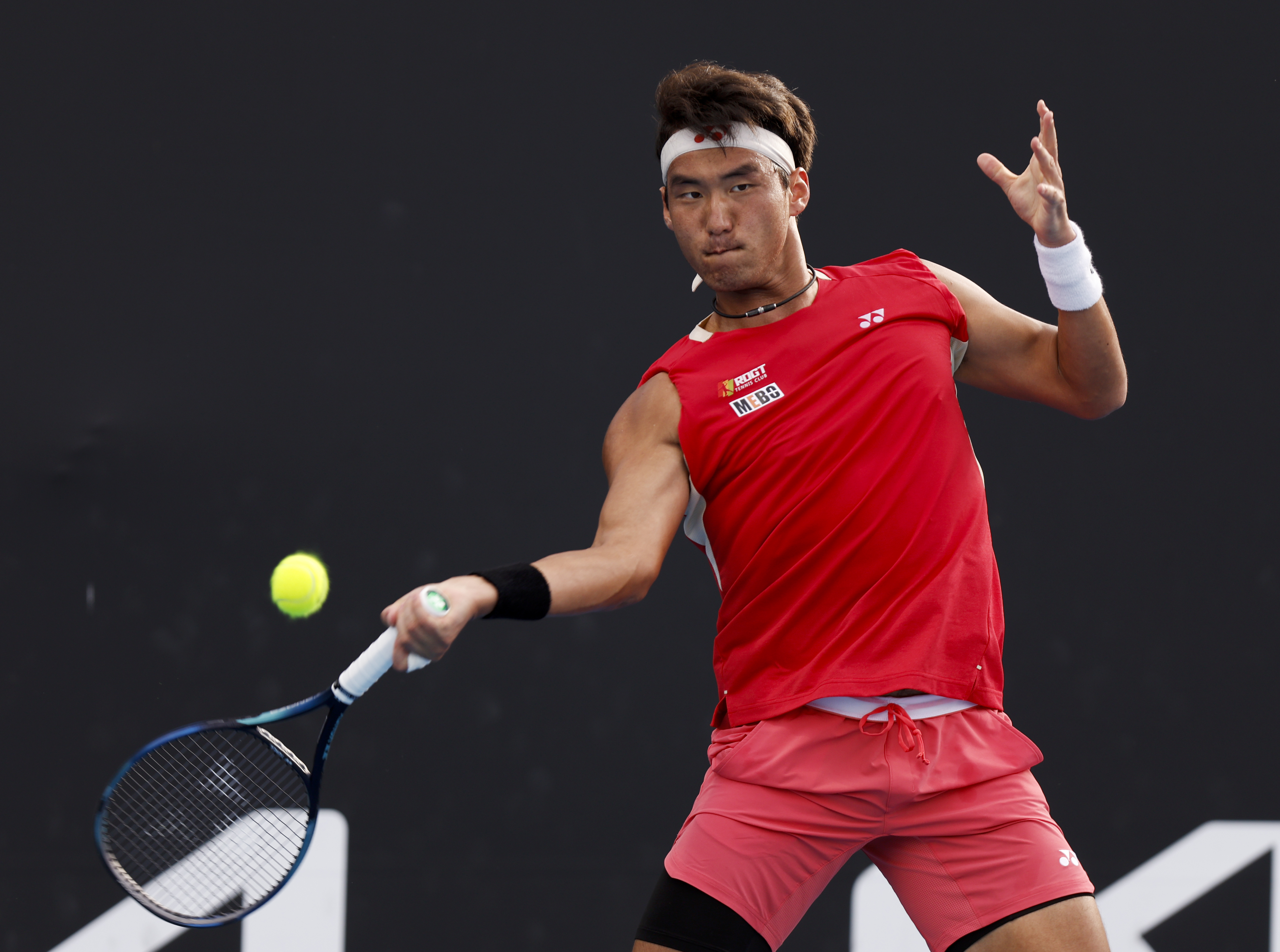 开云体育-网球男单激战落幕，选手憾失冠军