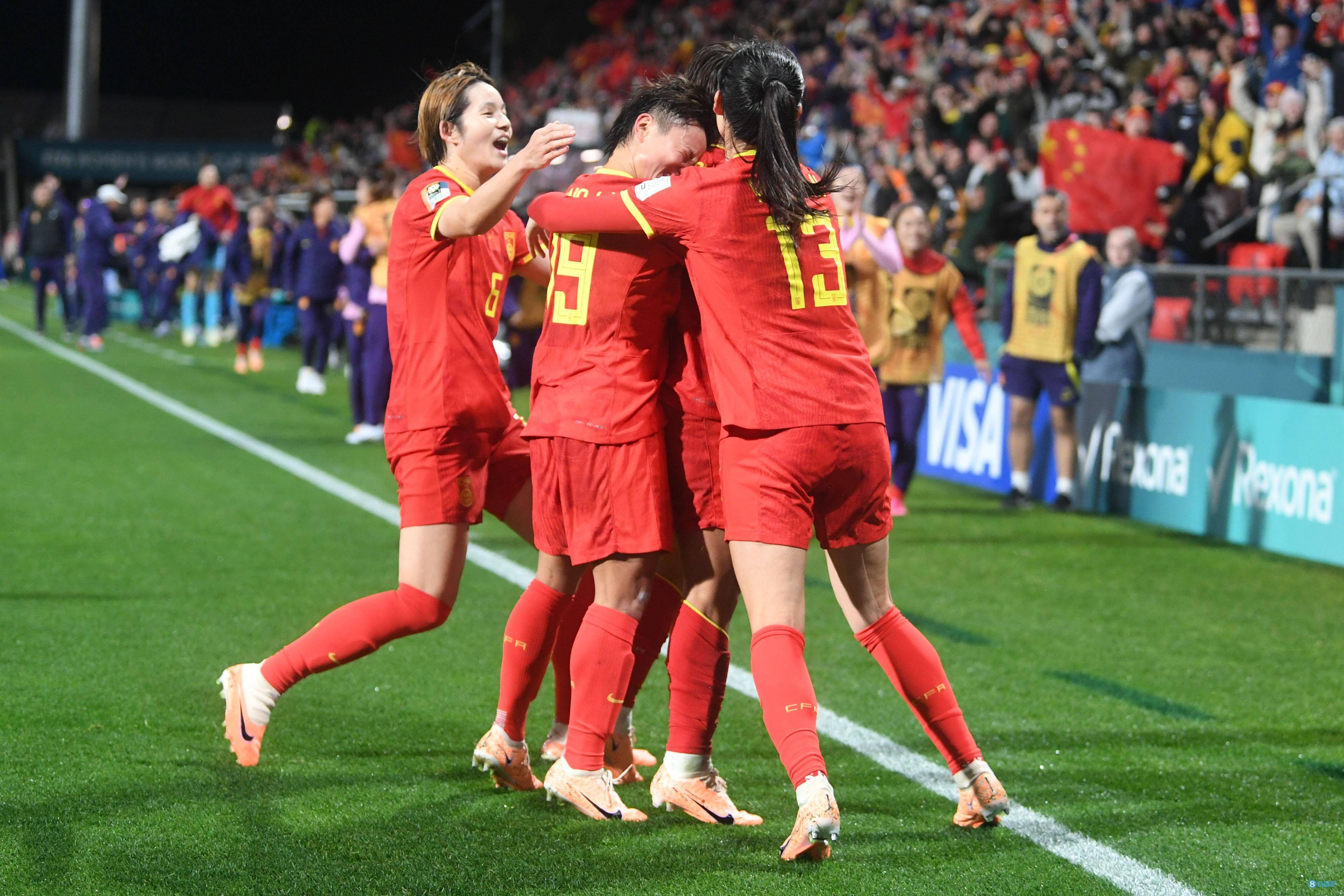 女足精彩一幕:中国队全力以赴击败对手 女足精彩一幕:中国队全力以赴击败对手