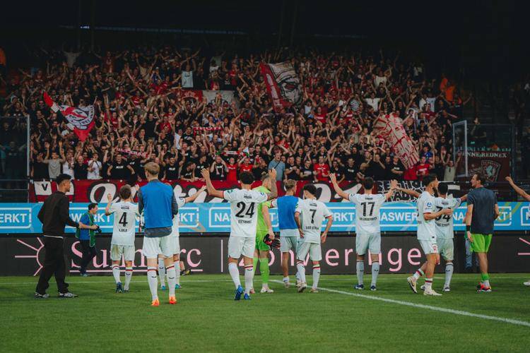 阿贾克斯主场击败马德里竞技,小组出线望过去的简单介绍 阿贾克斯主场击败马德里竞技,小组出线望过去的简单介绍