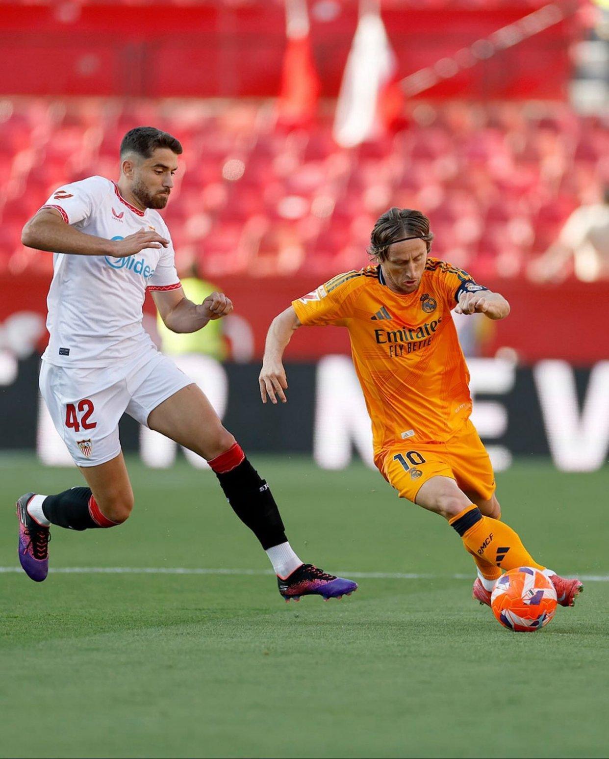 开云体育APP下载-塞维利亚客场不敌，遗憾失利