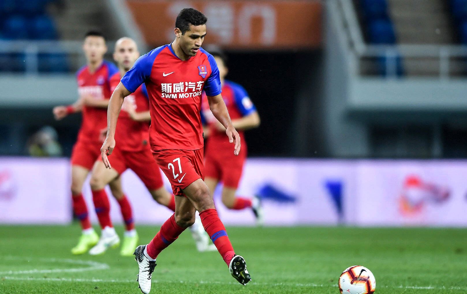 青岛黄海胜重庆斯威！取得关键三分