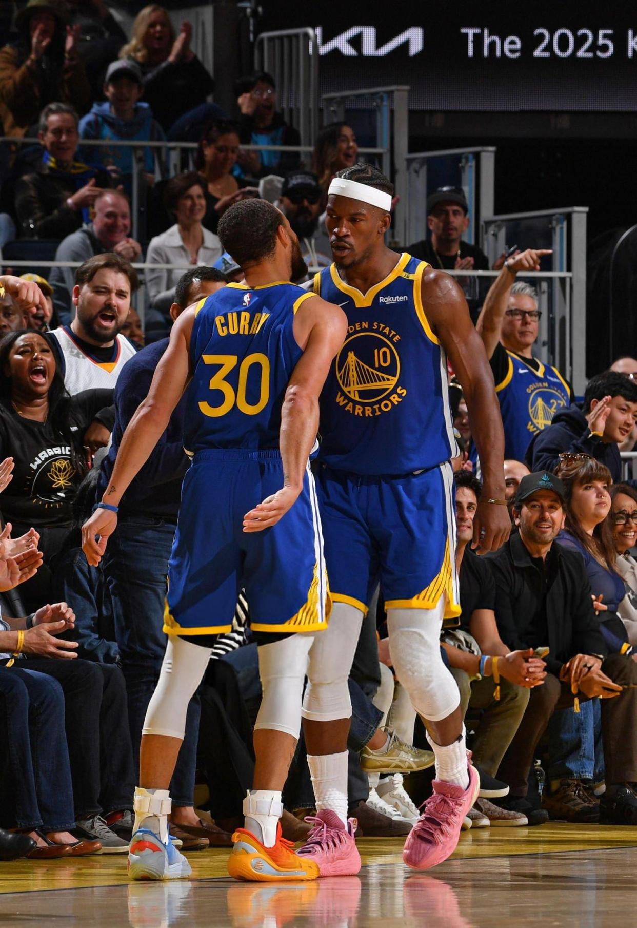 开云体育-包含勇士客场大胜开拓者，库里发威砍下分的词条