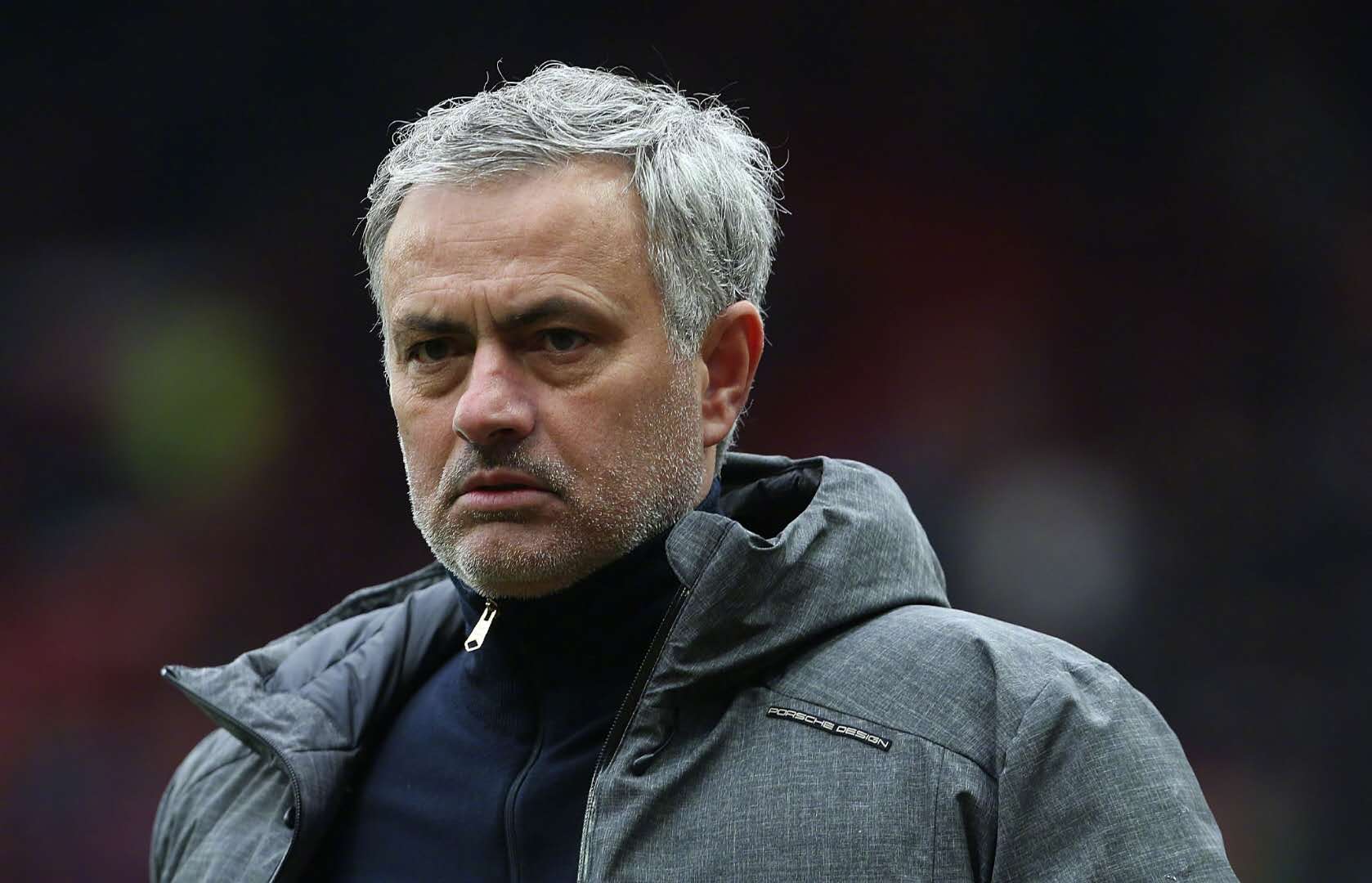 马拉松赛事中曼联战胜对手成功退赛