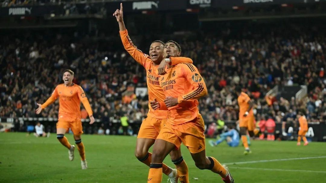 包含皇马客场落后翻盘，绝杀对手取得胜利的词条