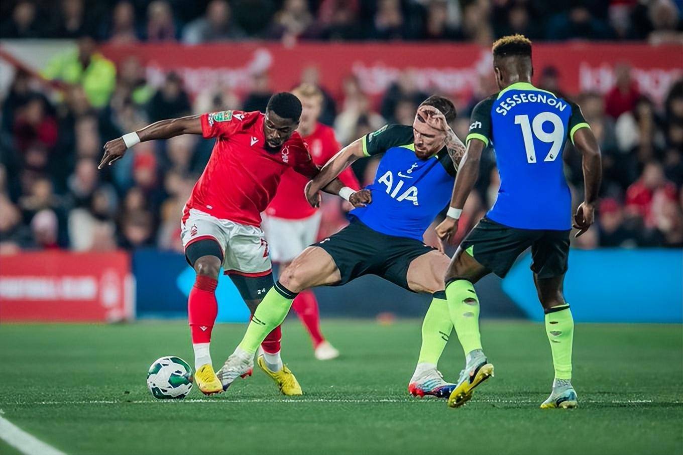 热刺主场平南安普顿，争夺欧冠资格受阻的简单介绍