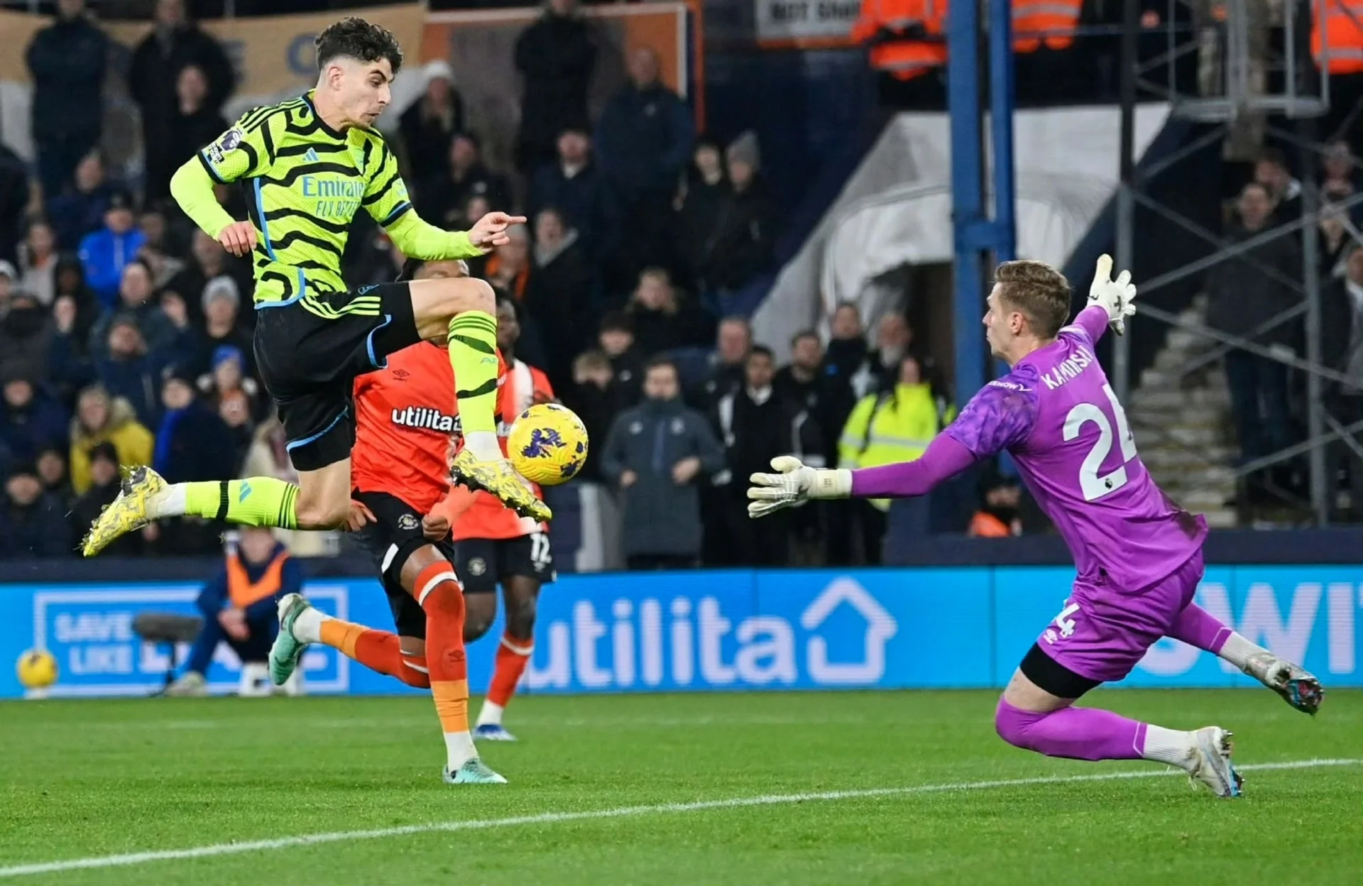 关于阿森纳逼平南安普顿,遭遇连续不胜的信息 关于阿森纳逼平南安普顿,遭遇连续不胜的信息