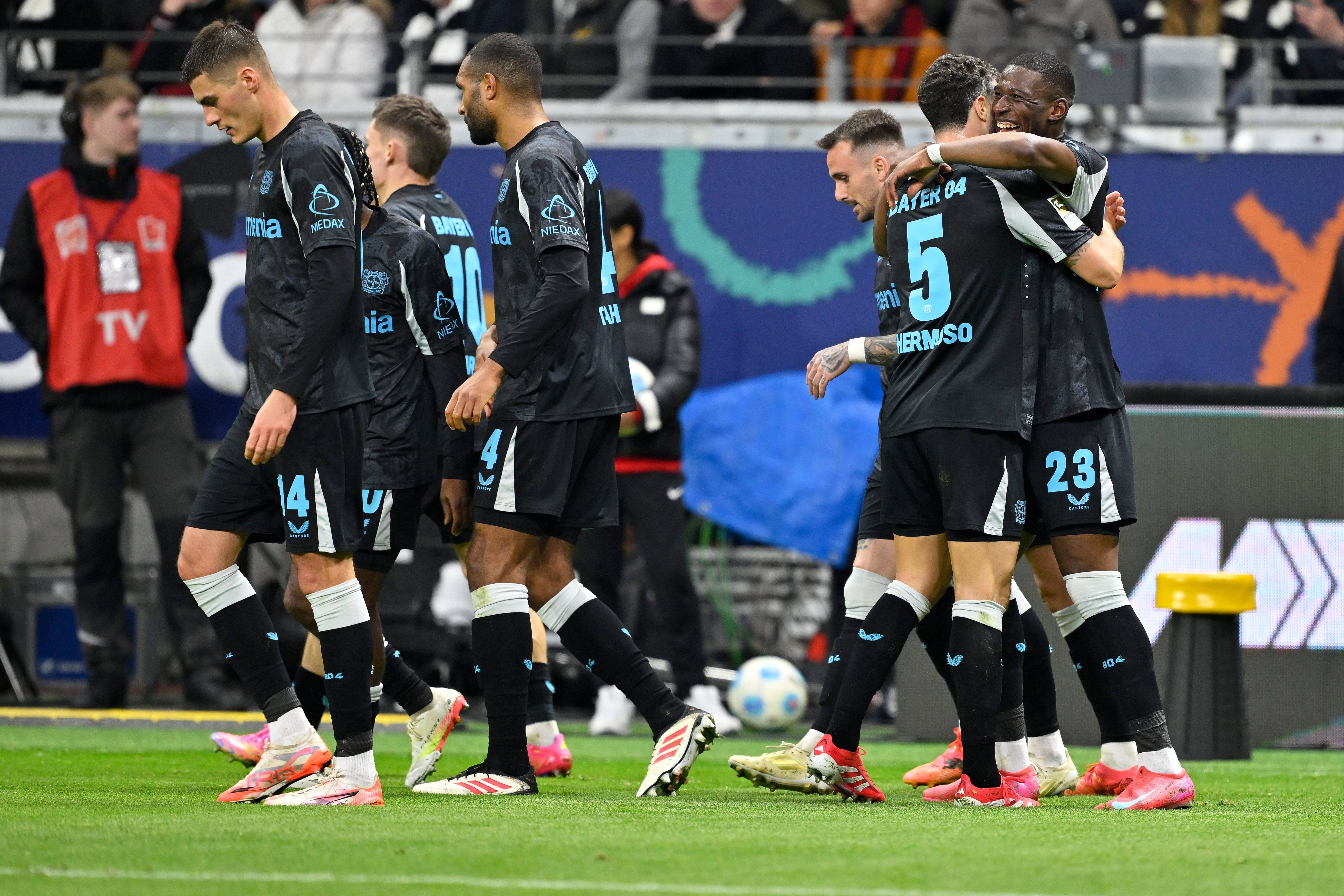 沙尔克客场击败勒沃库森，积分榜上升