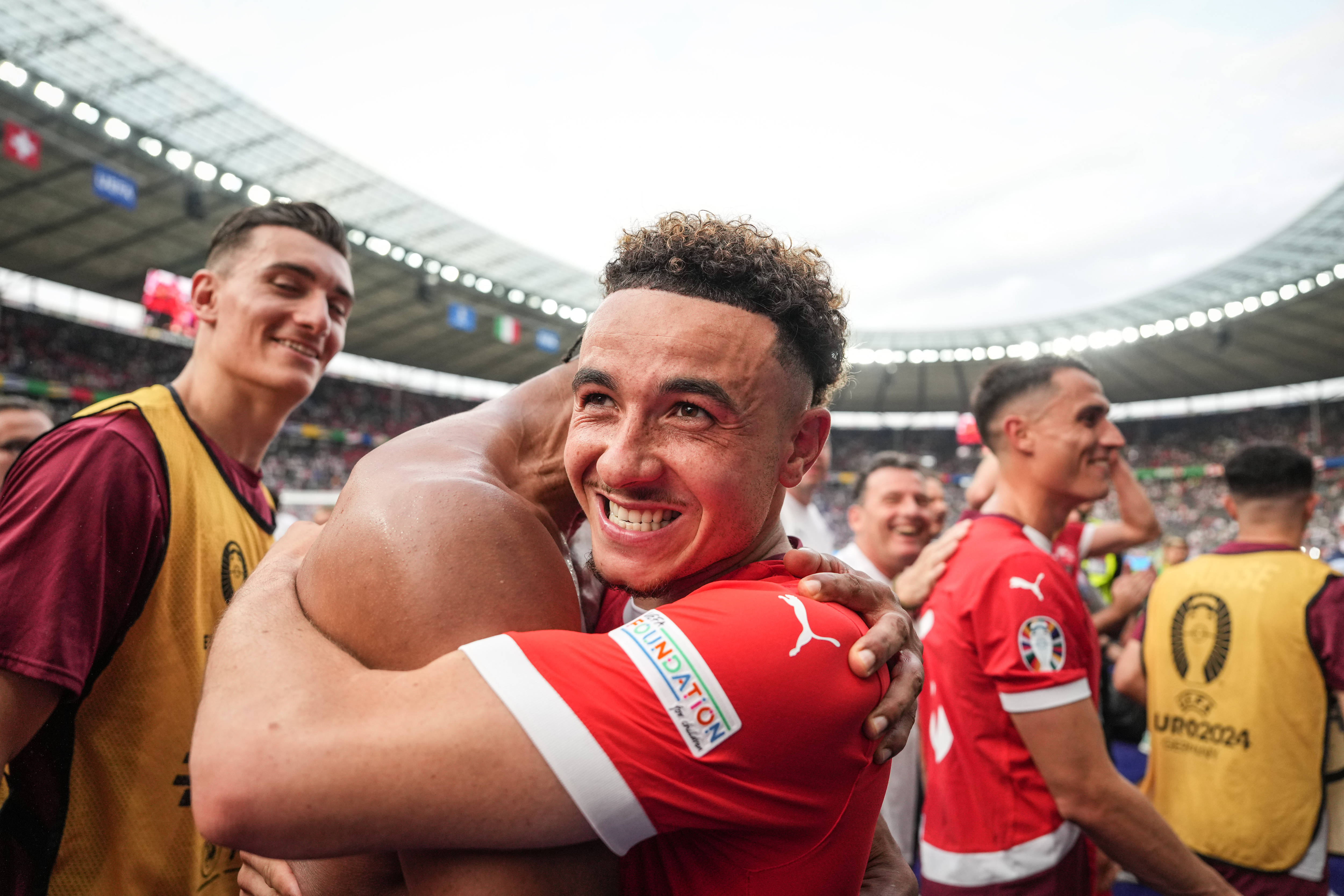 开云平台-意大利夺冠呼声高涨：卫冕冠军再添一筹？的简单介绍