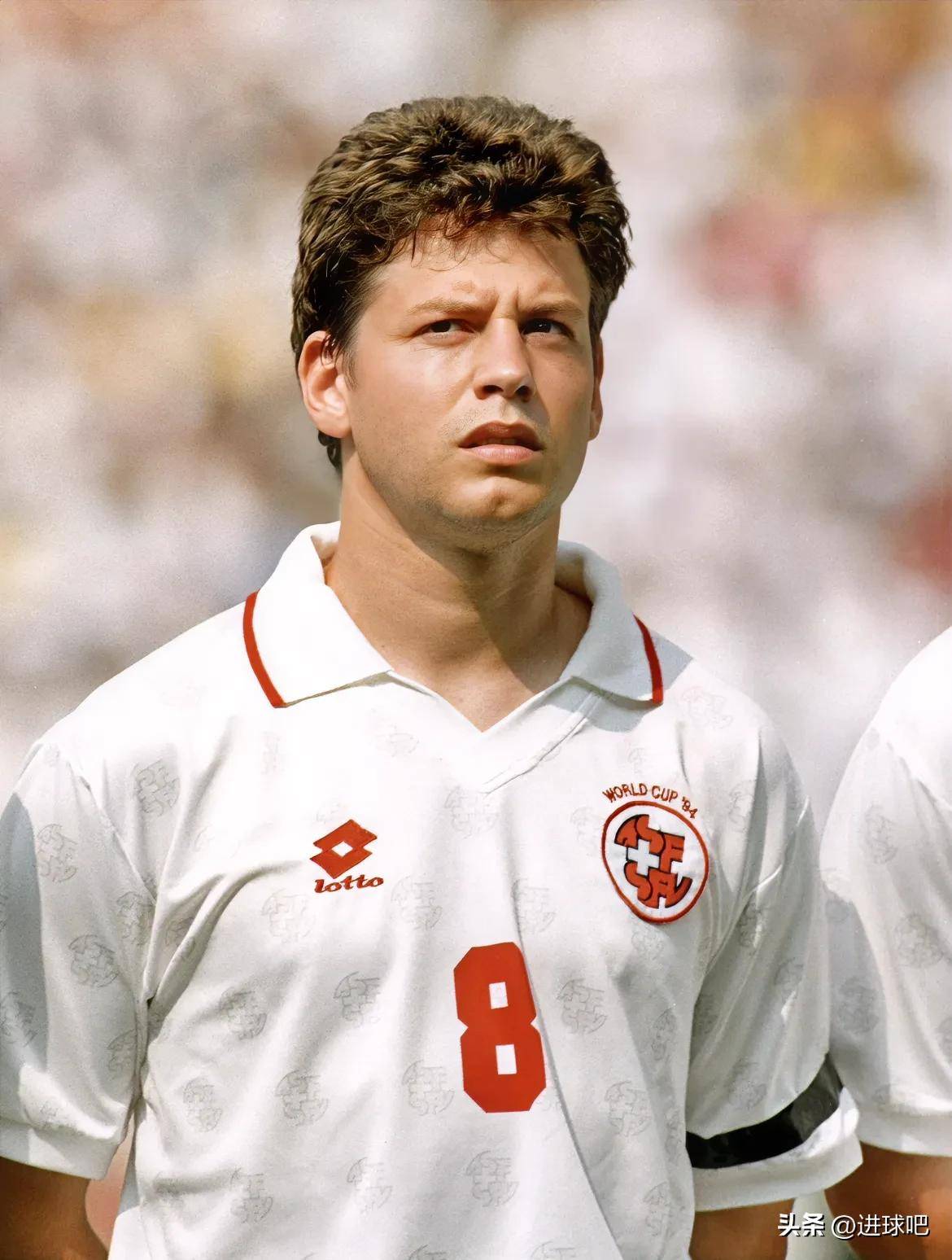 瑞士队在欧国联比赛中实力出众，高居榜首