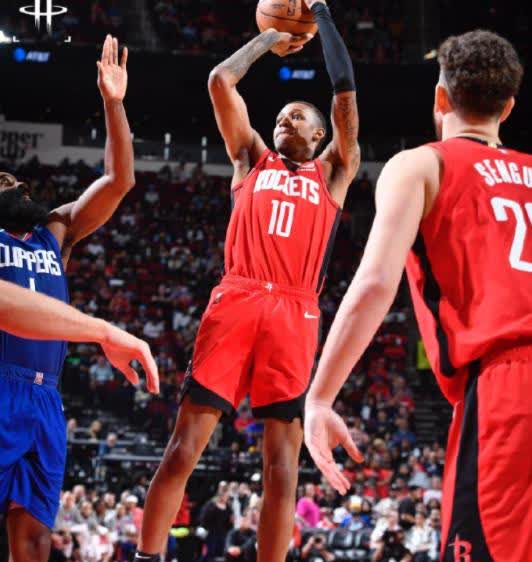 火箭球星连场爆发，砍下关键球带队赢球