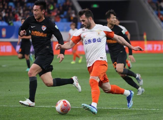 开云体育平台APP-泰山队面临强敌，如何在比赛中保持冷静？