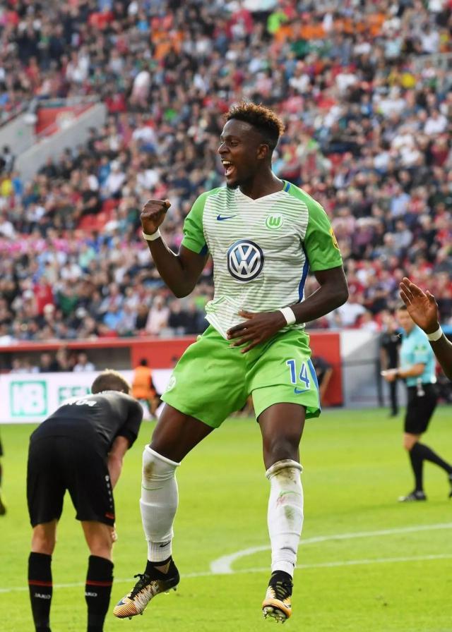 狼堡队踢出惊人表现夺得胜利 狼堡队踢出惊人表现夺得胜利