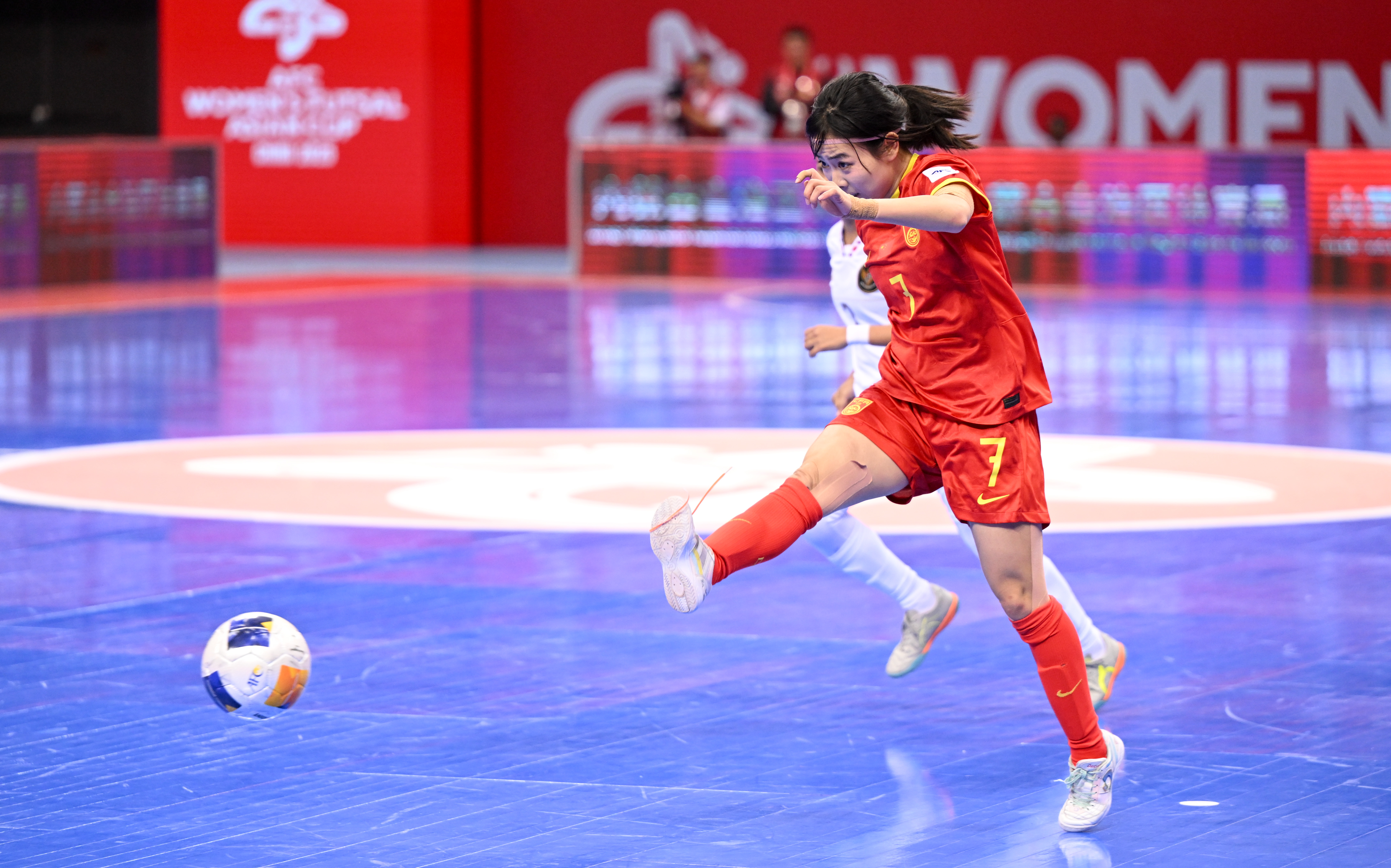 关于全媒体报道:女子足球精彩纷呈的信息 关于全媒体报道:女子足球精彩纷呈的信息