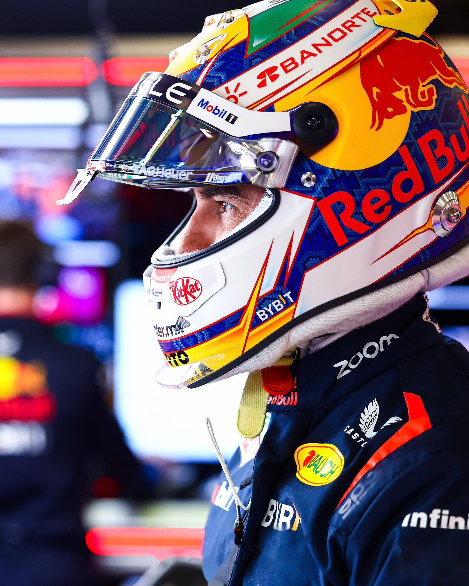 红牛二队鏖战雷诺车队，佩雷兹惊艳四座的简单介绍